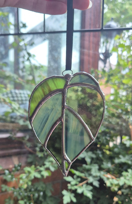 Leaf Olive Green Suncatcher Small