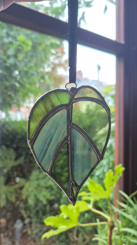 Leaf Olive Green Suncatcher Small