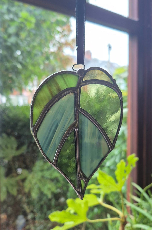 Leaf Olive Green Suncatcher Small