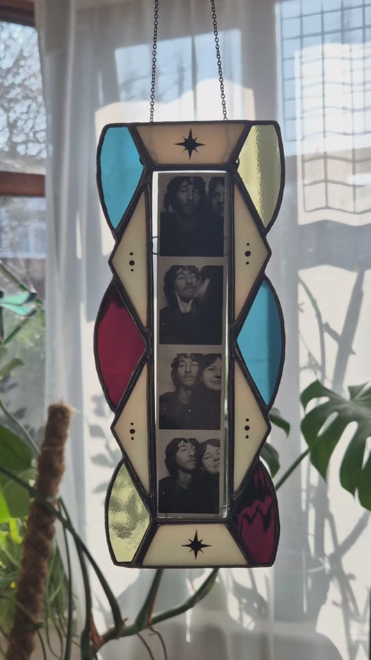 Lyra Photobooth Frame Hanging - Film Booth