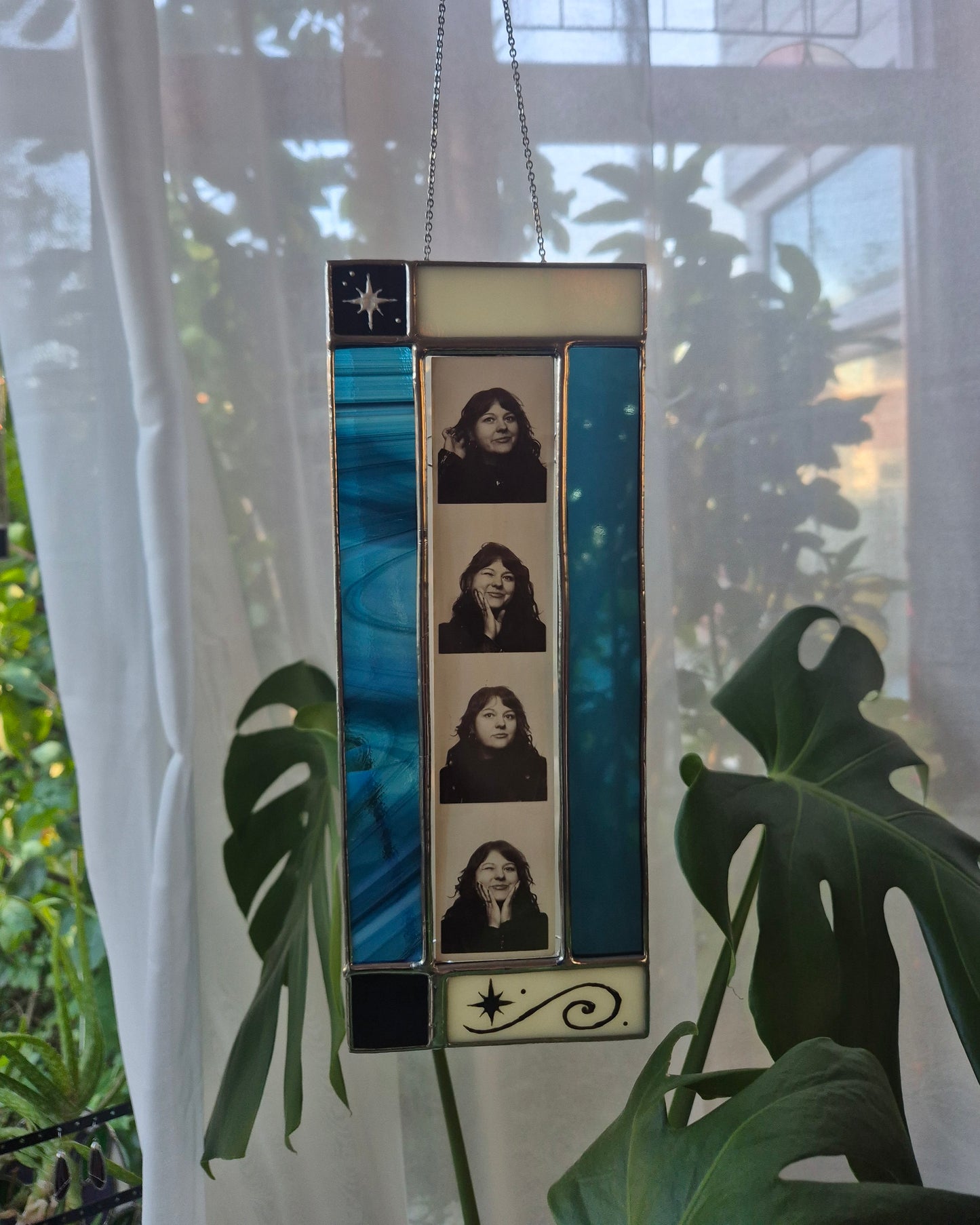 Theia Photobooth Frame Hanging - Film Booth