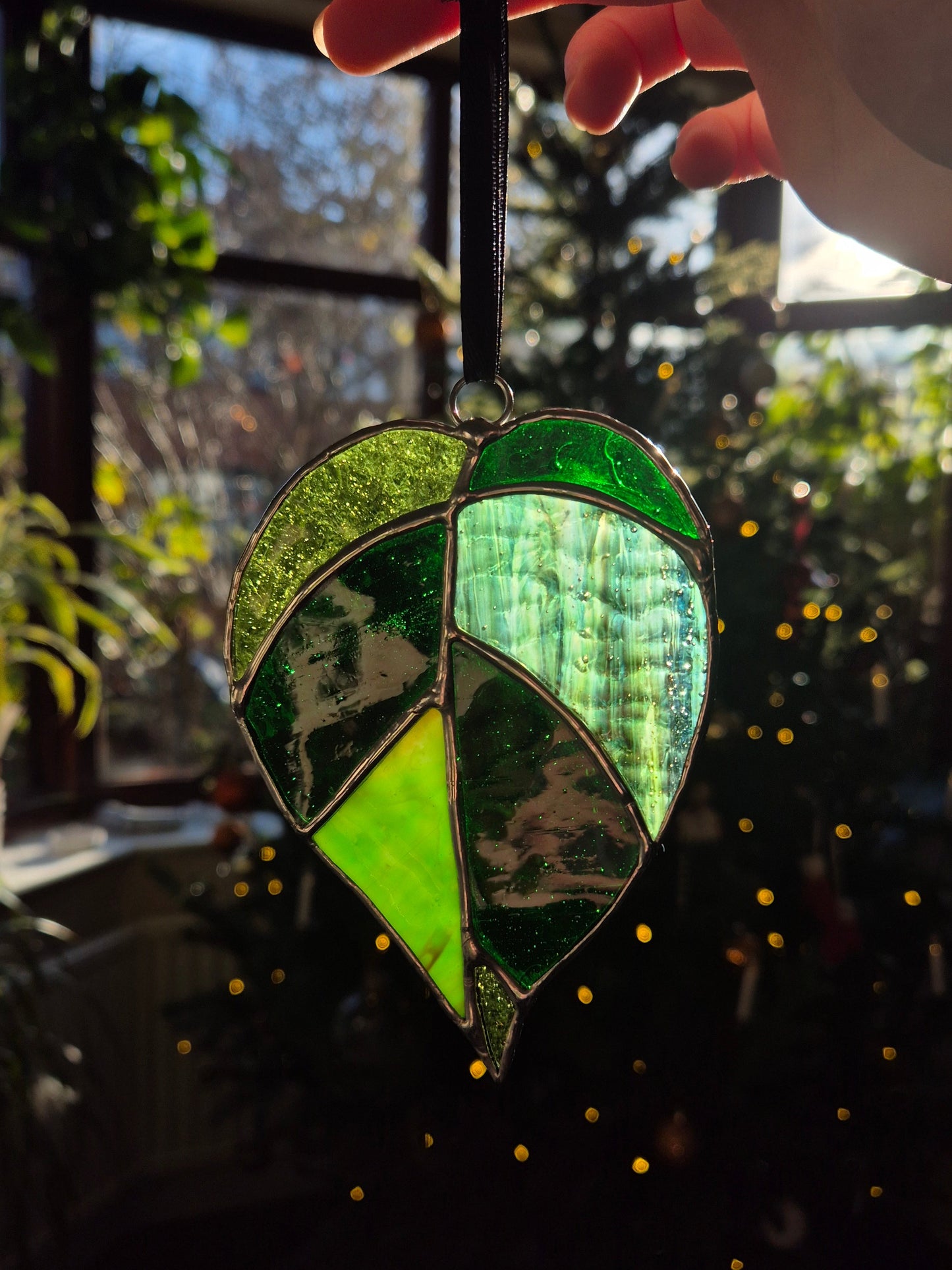 Leaf Green Hanging Suncatcher Small