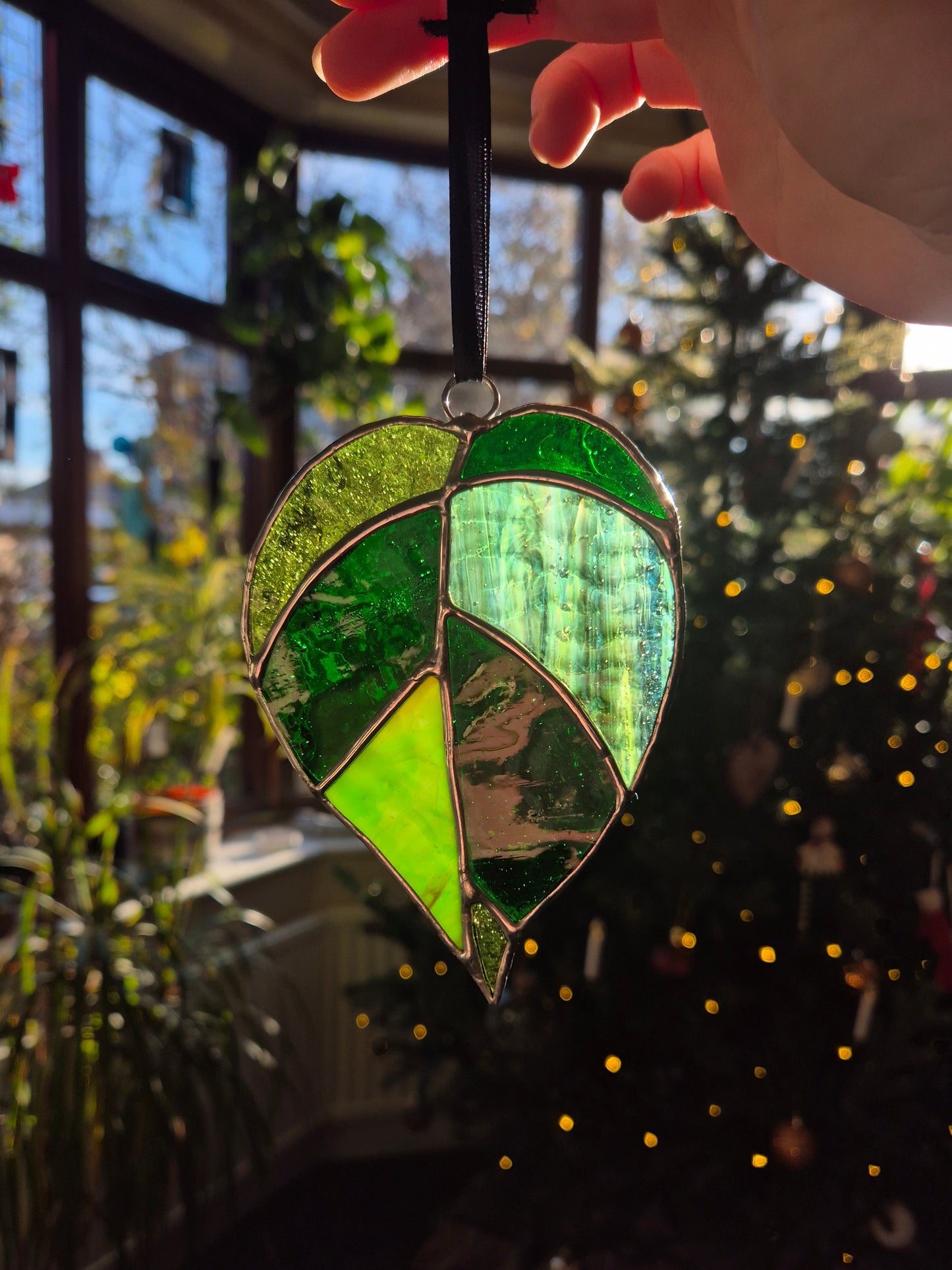 Leaf Green Hanging Suncatcher Small