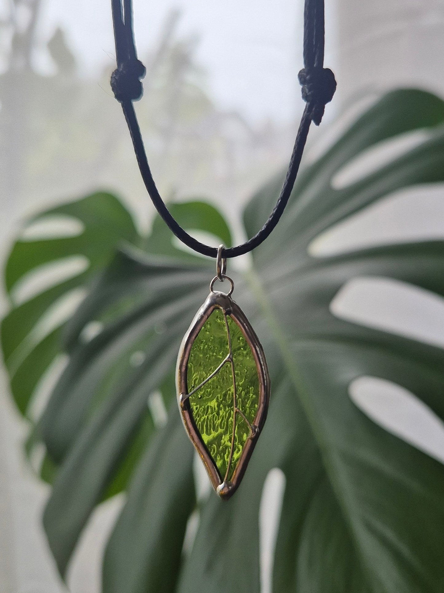 Single Leaf Necklace