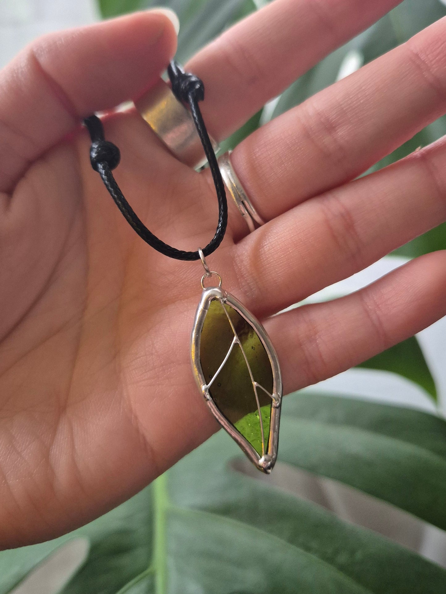 Single Leaf Necklace