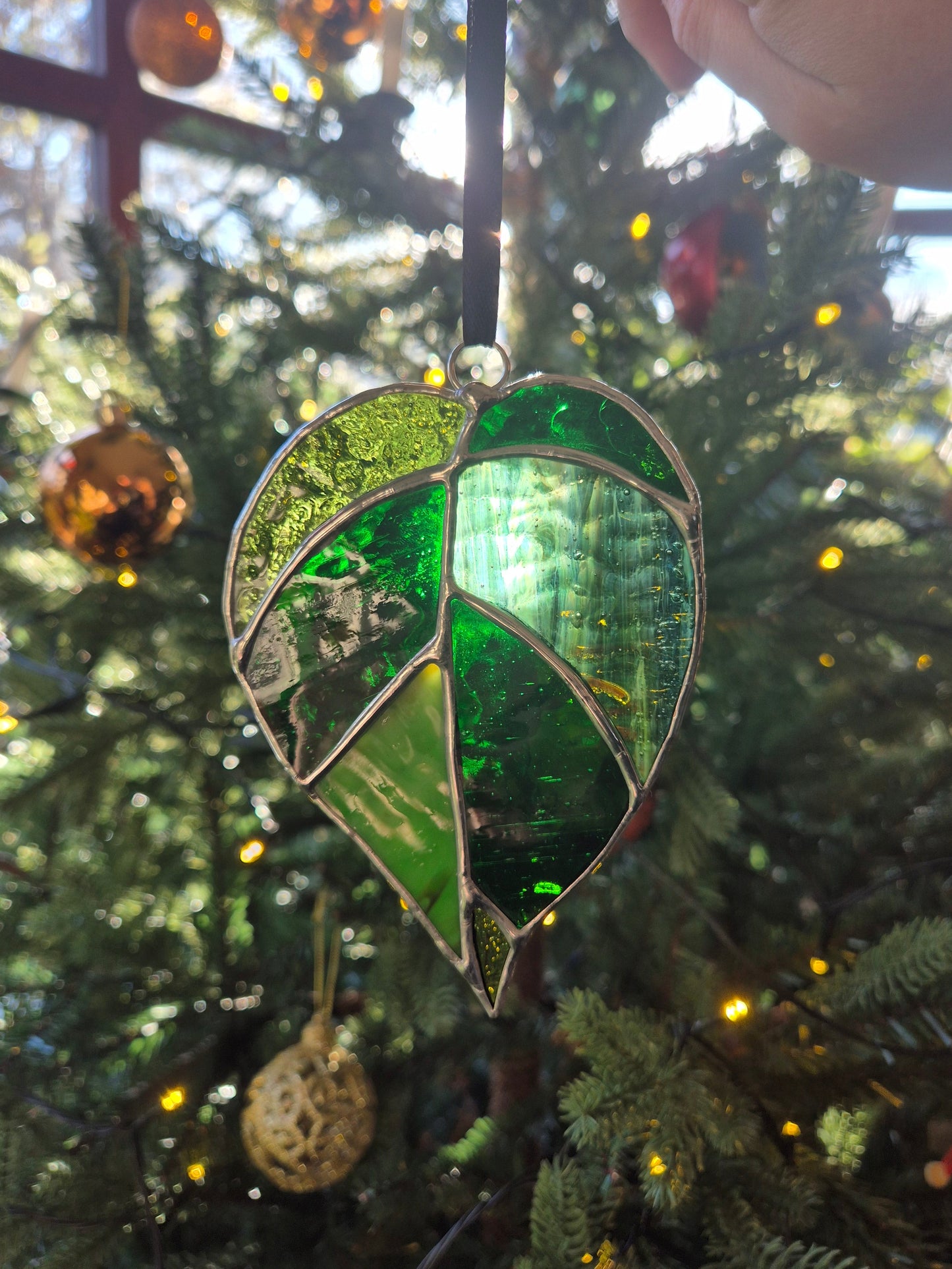 Leaf Green Hanging Suncatcher Small