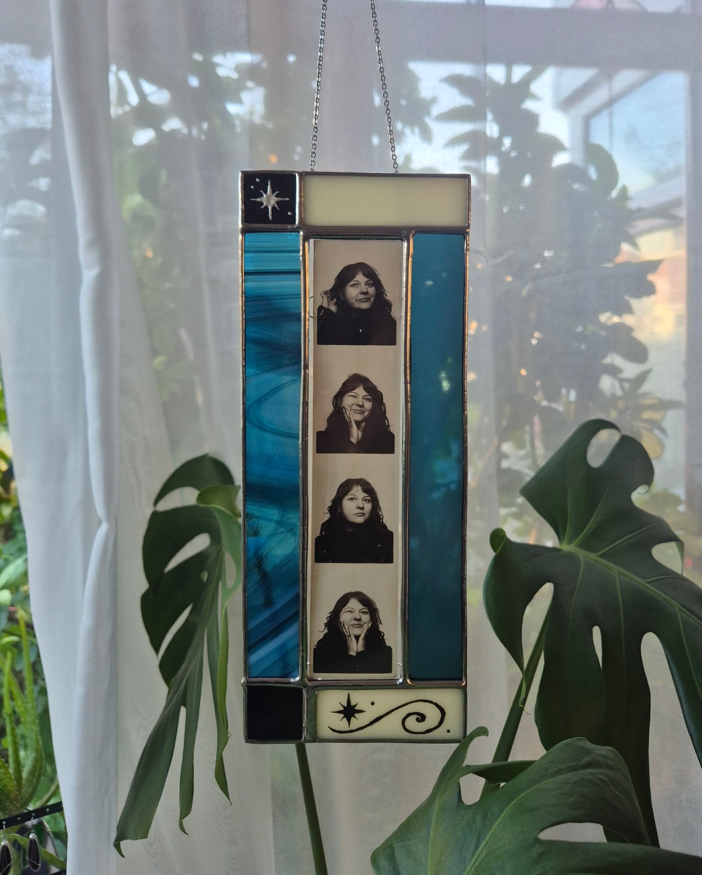 Theia Photobooth Frame Hanging - Film Booth