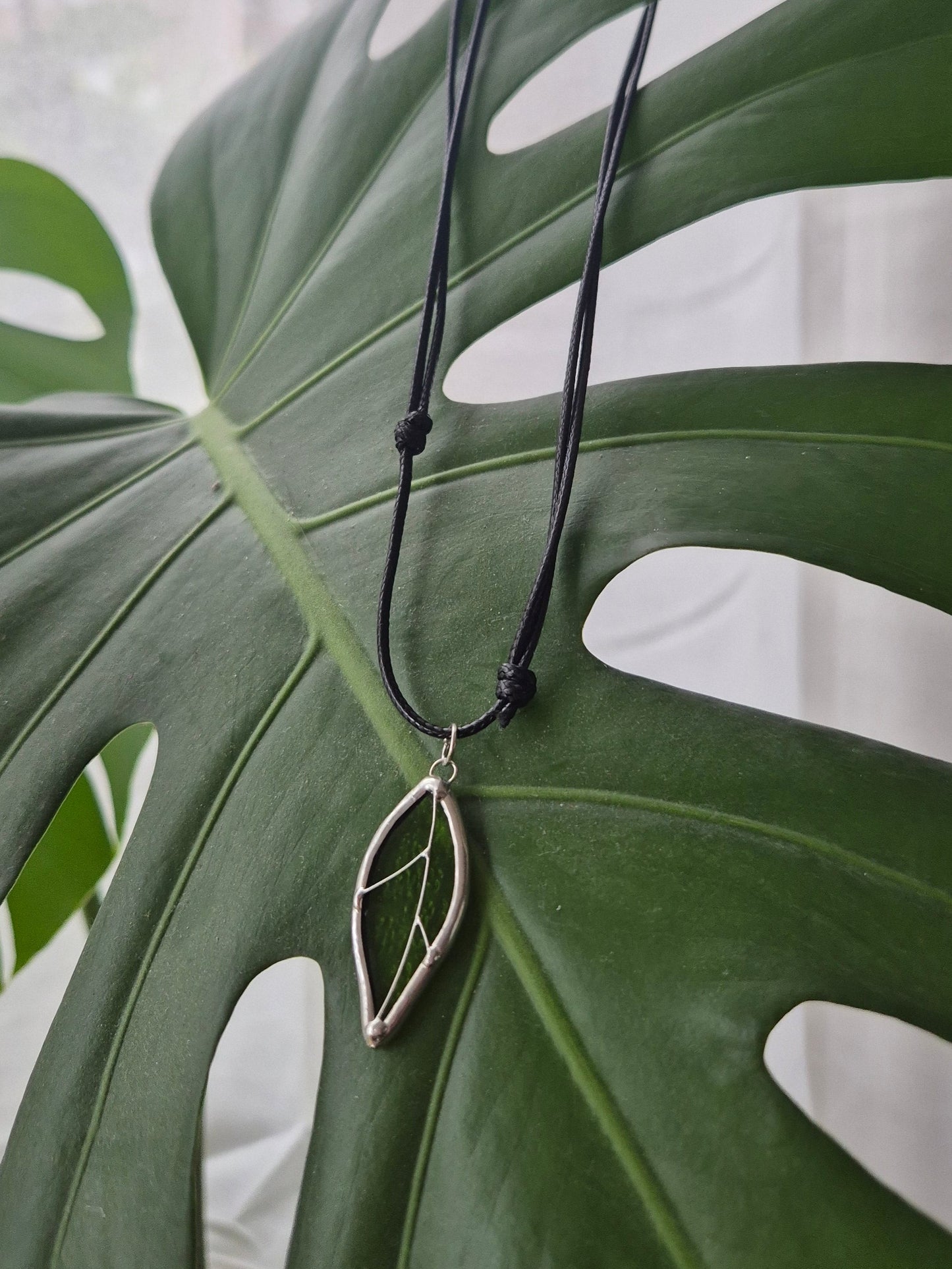 Single Leaf Necklace