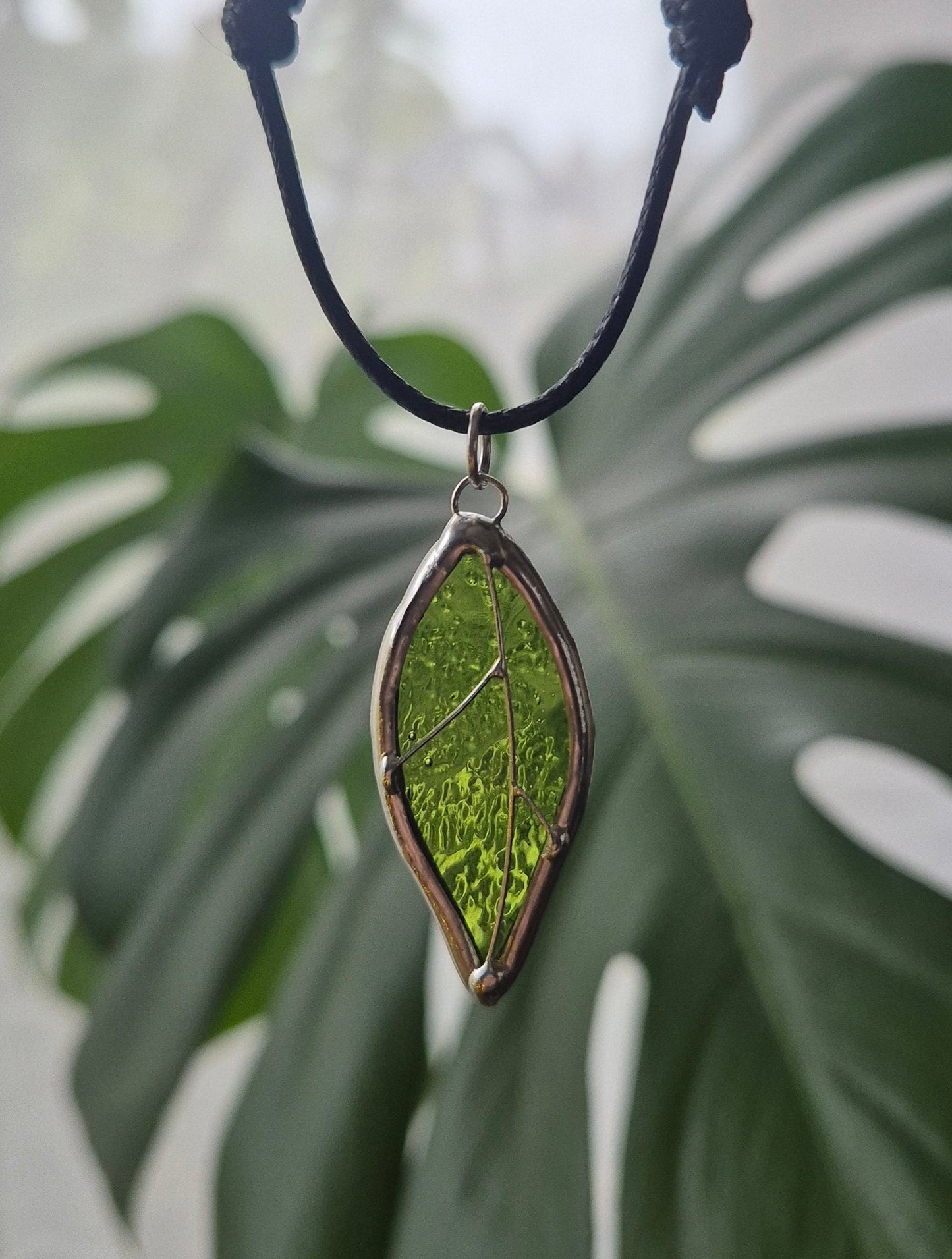 Single Leaf Necklace