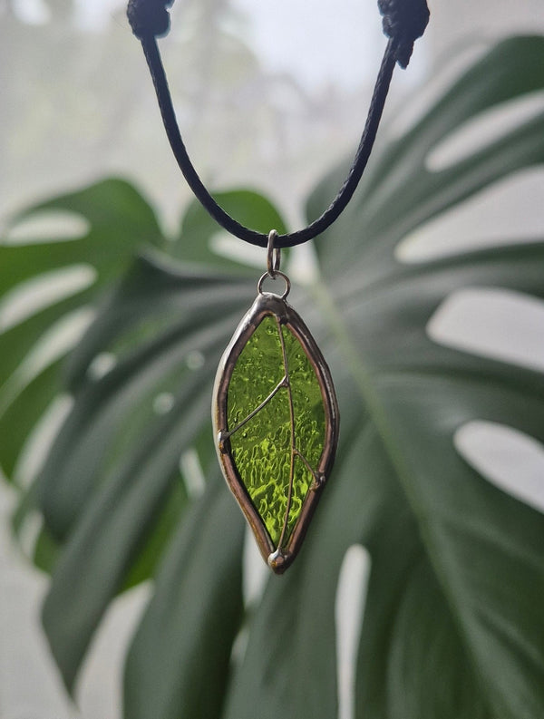 Single Leaf Necklace