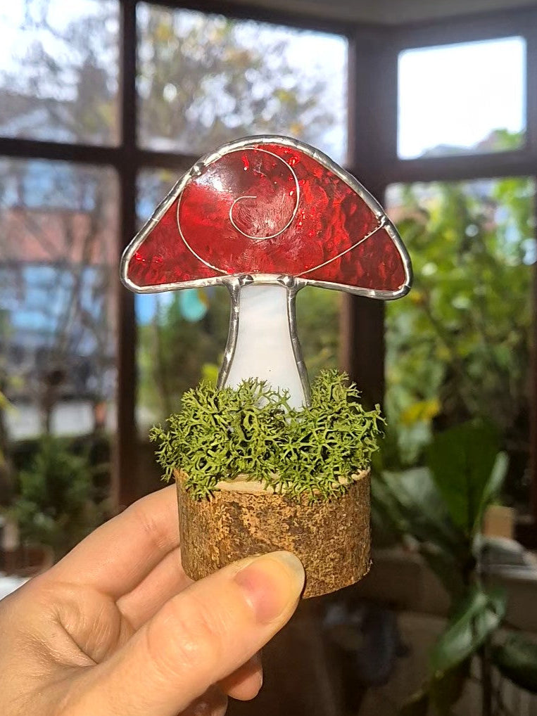 Mushroom - Small Red Standing